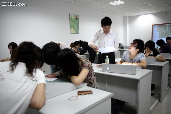 教務(wù)處副處長商紅桃到常州動畫基地調(diào)研、考察
