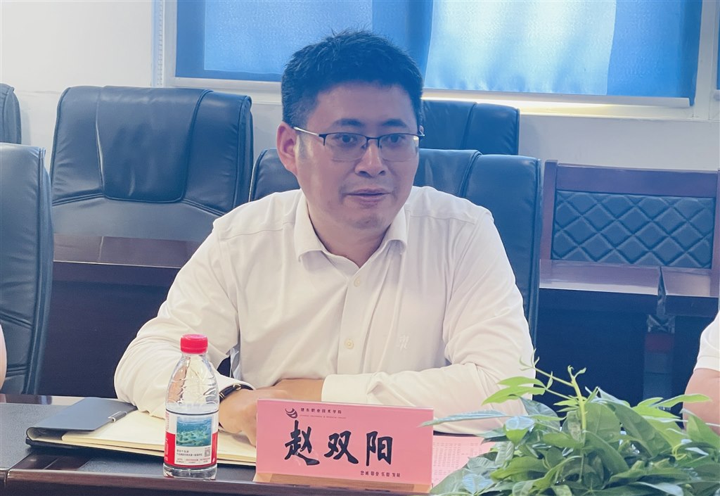 6比亞迪集團江蘇省總經理助理趙雙陽介紹人才戰(zhàn)略.jpg