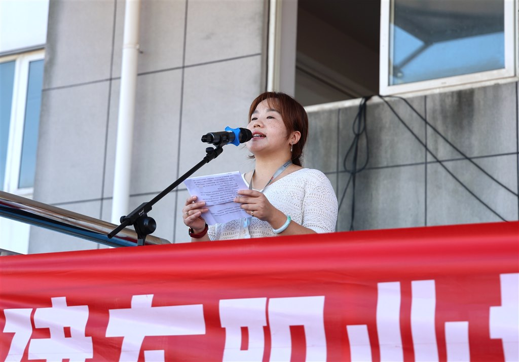 教師發(fā)言1.JPG